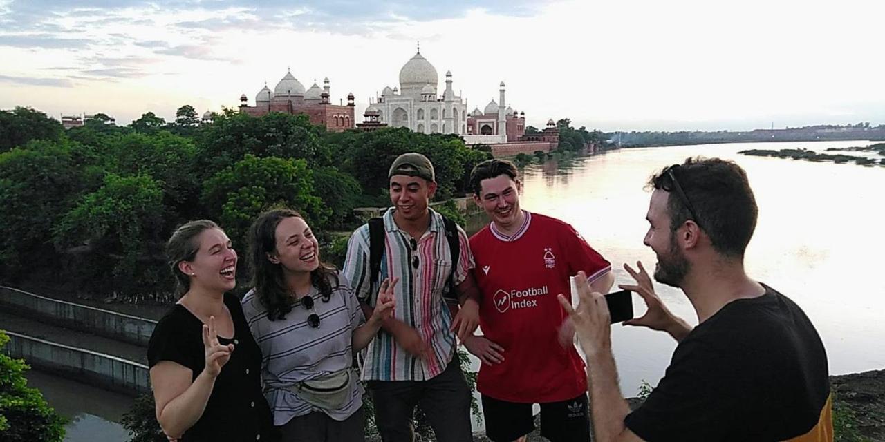 Zigzag Homestay Agra  Esterno foto